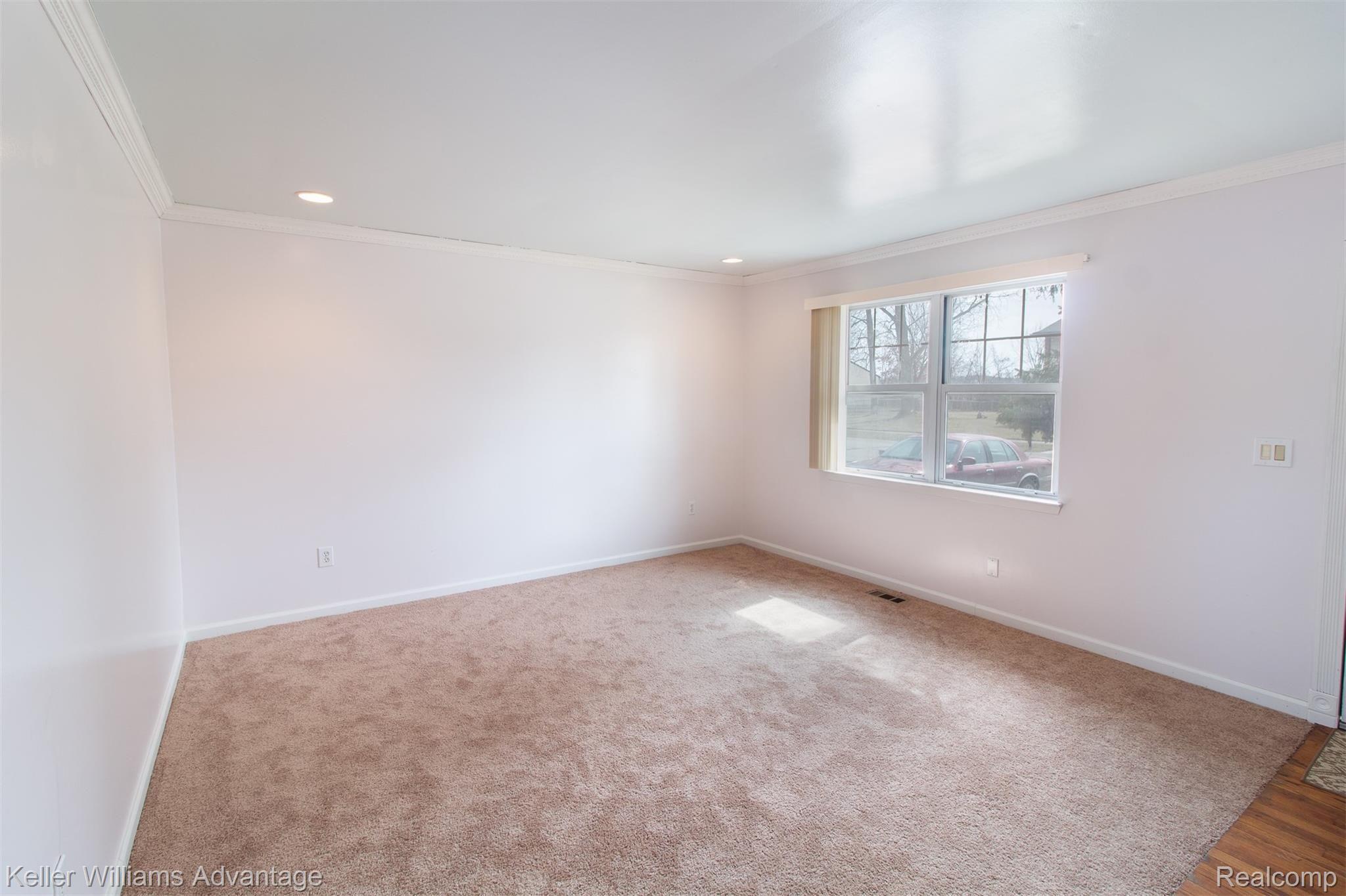 29006 Burning Tree Lane Romulus, MI 48174 - Photo 6 of 41 BurningTreen_29006_Living_01.jpg
