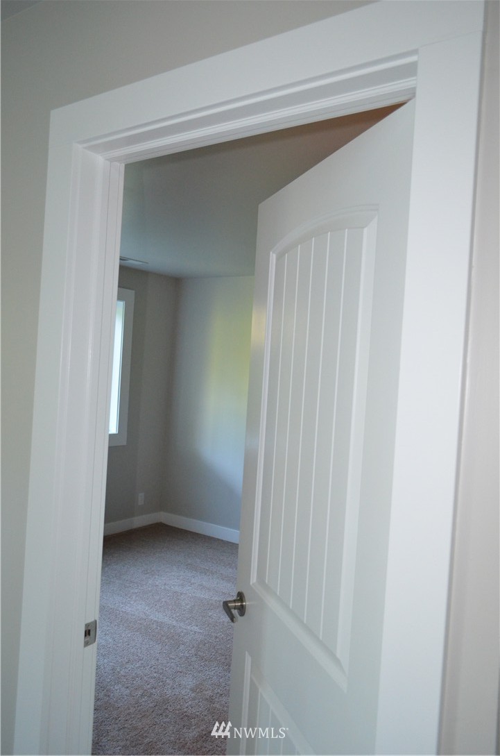 2033 Field Avenue Northeast Renton, WA 98059 - Photo 21 of 25