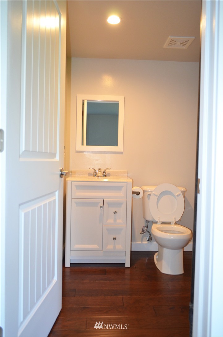 2033 Field Avenue Northeast Renton, WA 98059 - Photo 23 of 25