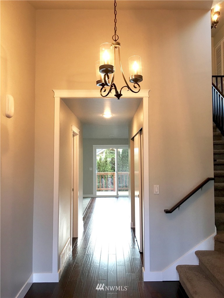 2033 Field Avenue Northeast Renton, WA 98059 - Photo 4 of 25