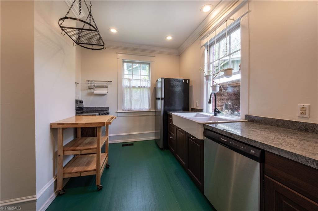 226 West Main Street Elkin, NC 28621 - Photo 10 of 24