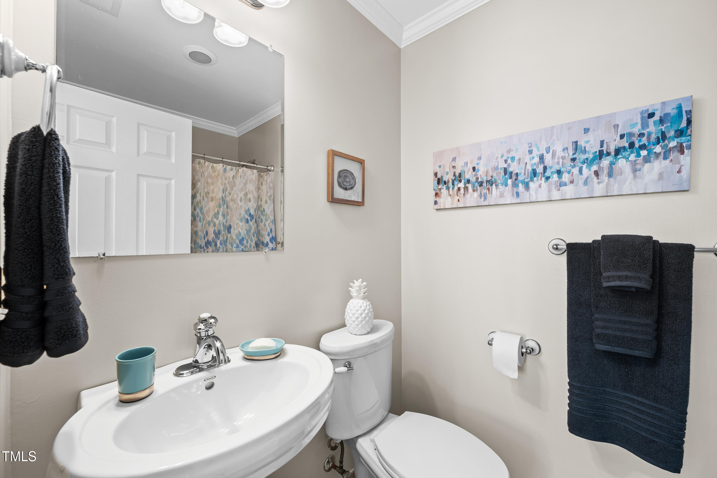 627 New Road Raleigh, NC 27608 - Photo 21 of 30 20 -627 new rd, interior