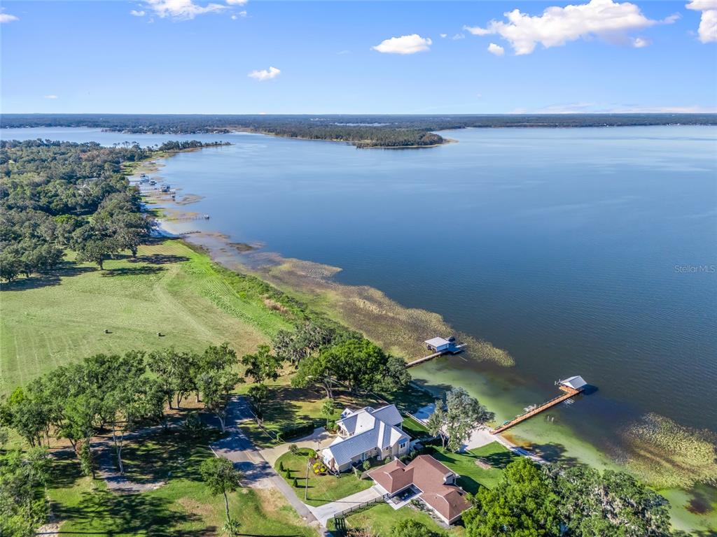 12943 Southeast Sunset Harbor Road Weirsdale, FL 32195 - Photo 2 of 87
