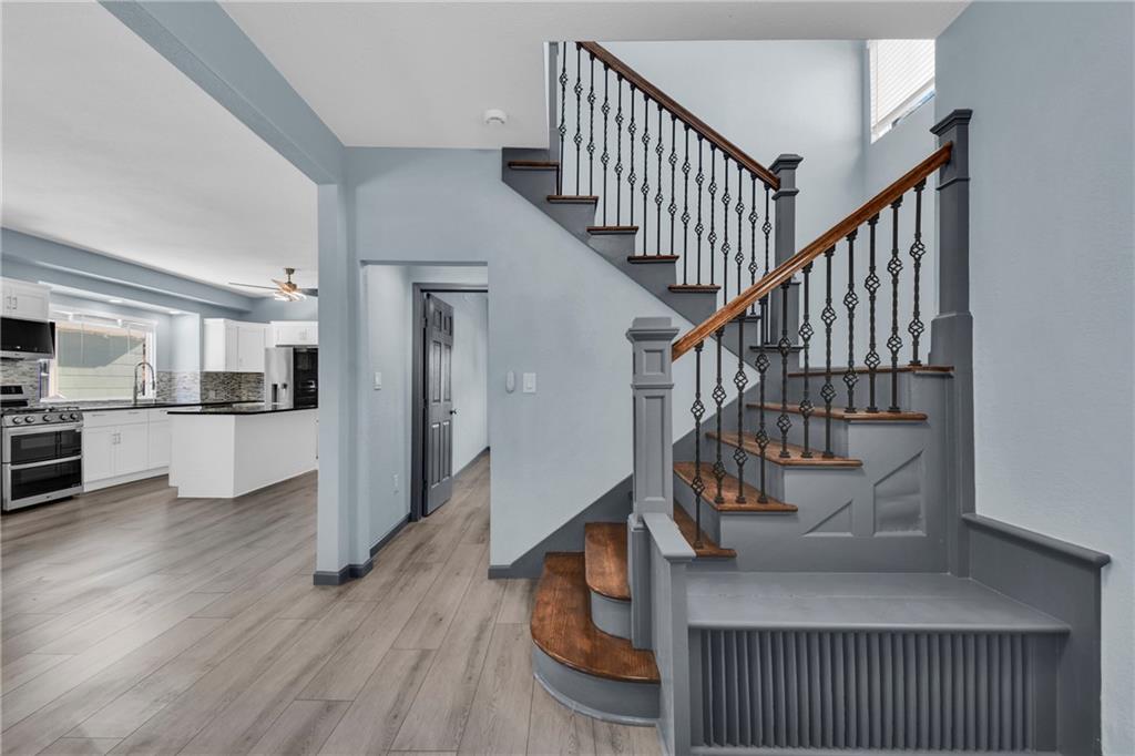 419 West Maple Avenue Independence, MO 64050 - Photo 5 of 27