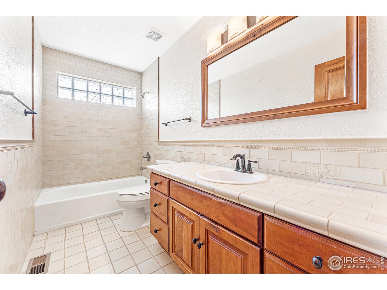 3024 8th Street Boulder, CO 80304 - Photo 27 of 37 2nd full bathroom up