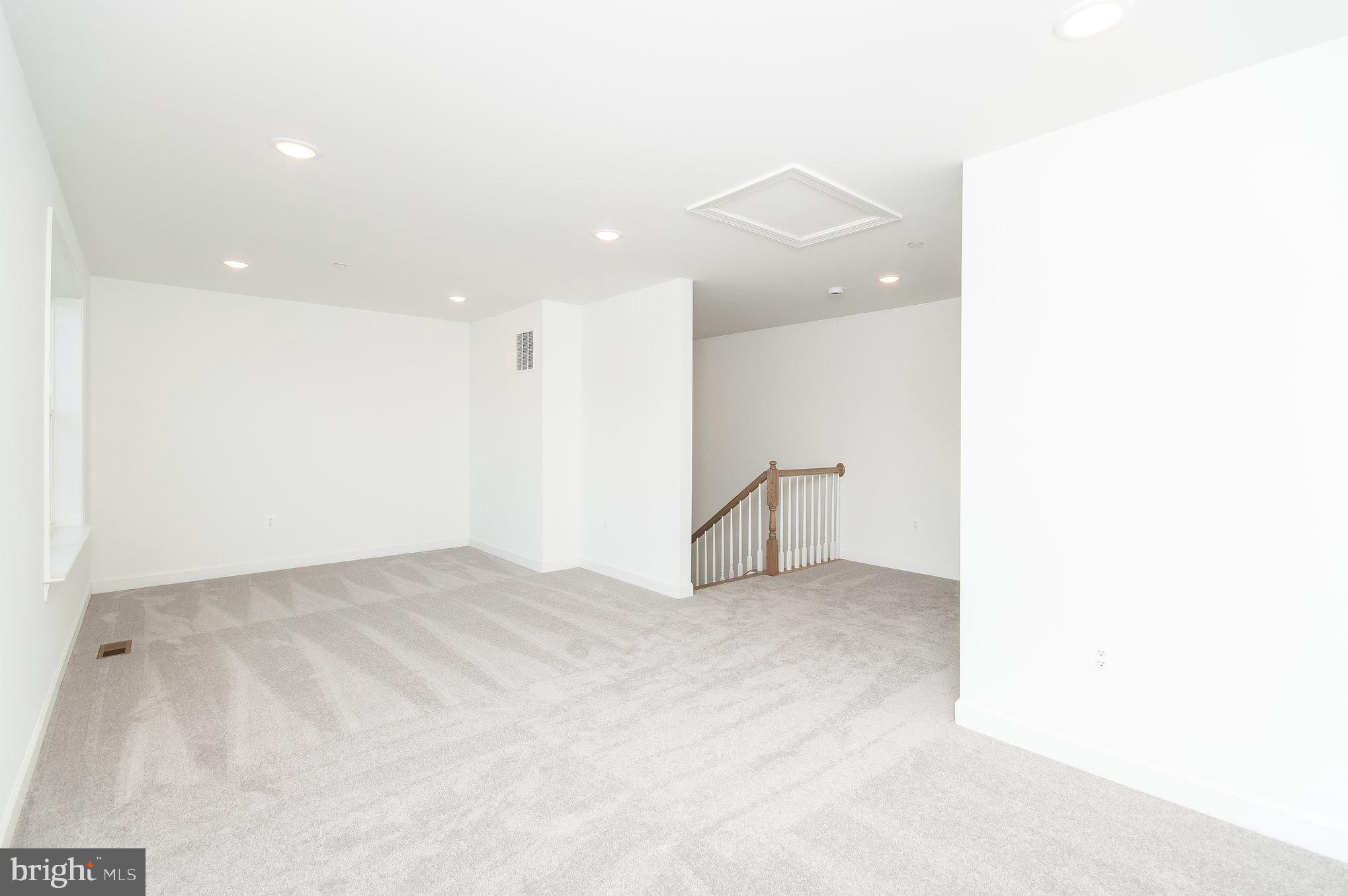 4973 Longmire Way Chantilly, VA 20151 - Photo 16 of 37 Upper Loft