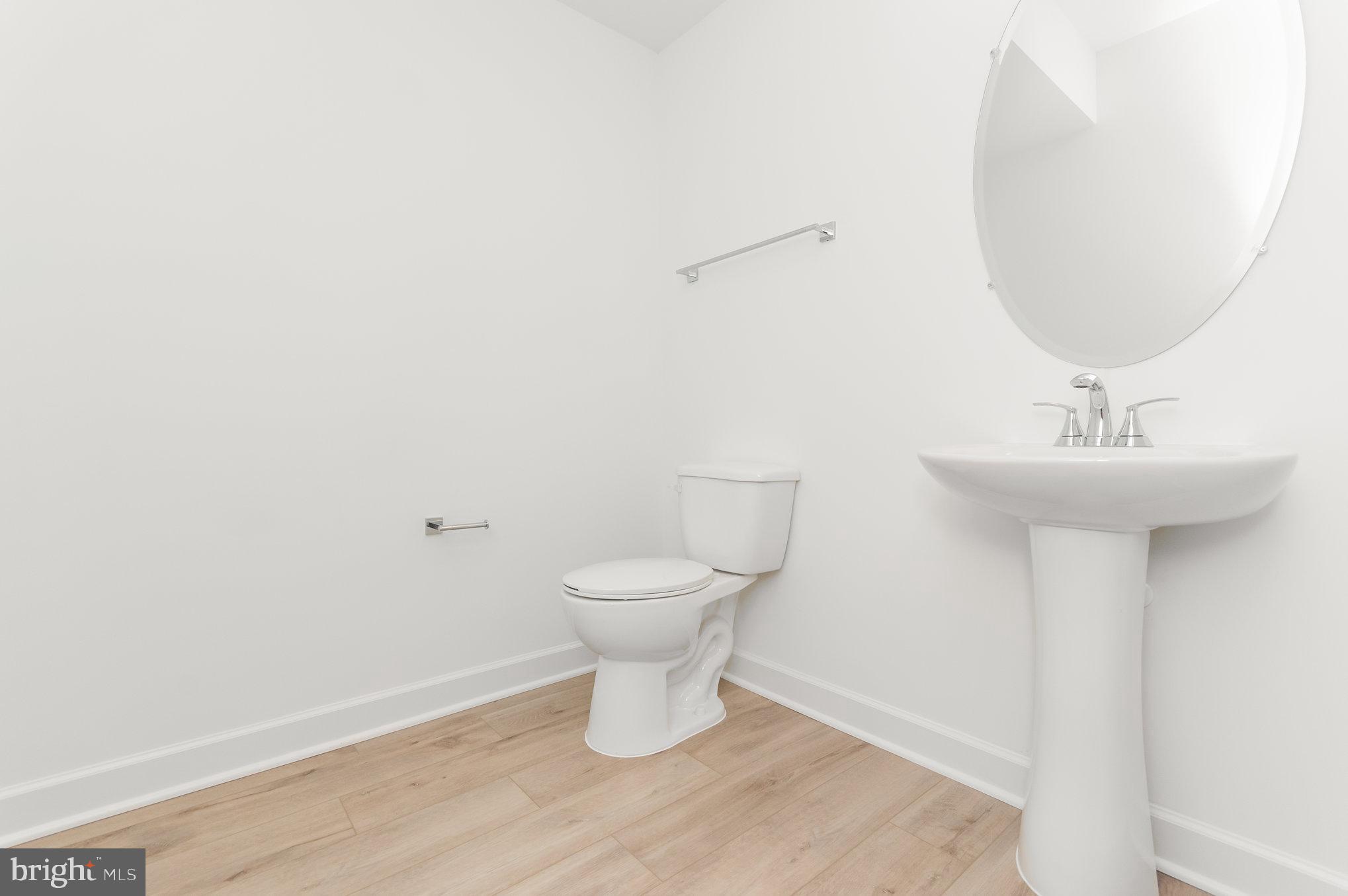 4973 Longmire Way Chantilly, VA 20151 - Photo 36 of 37 Main Level Powder Room