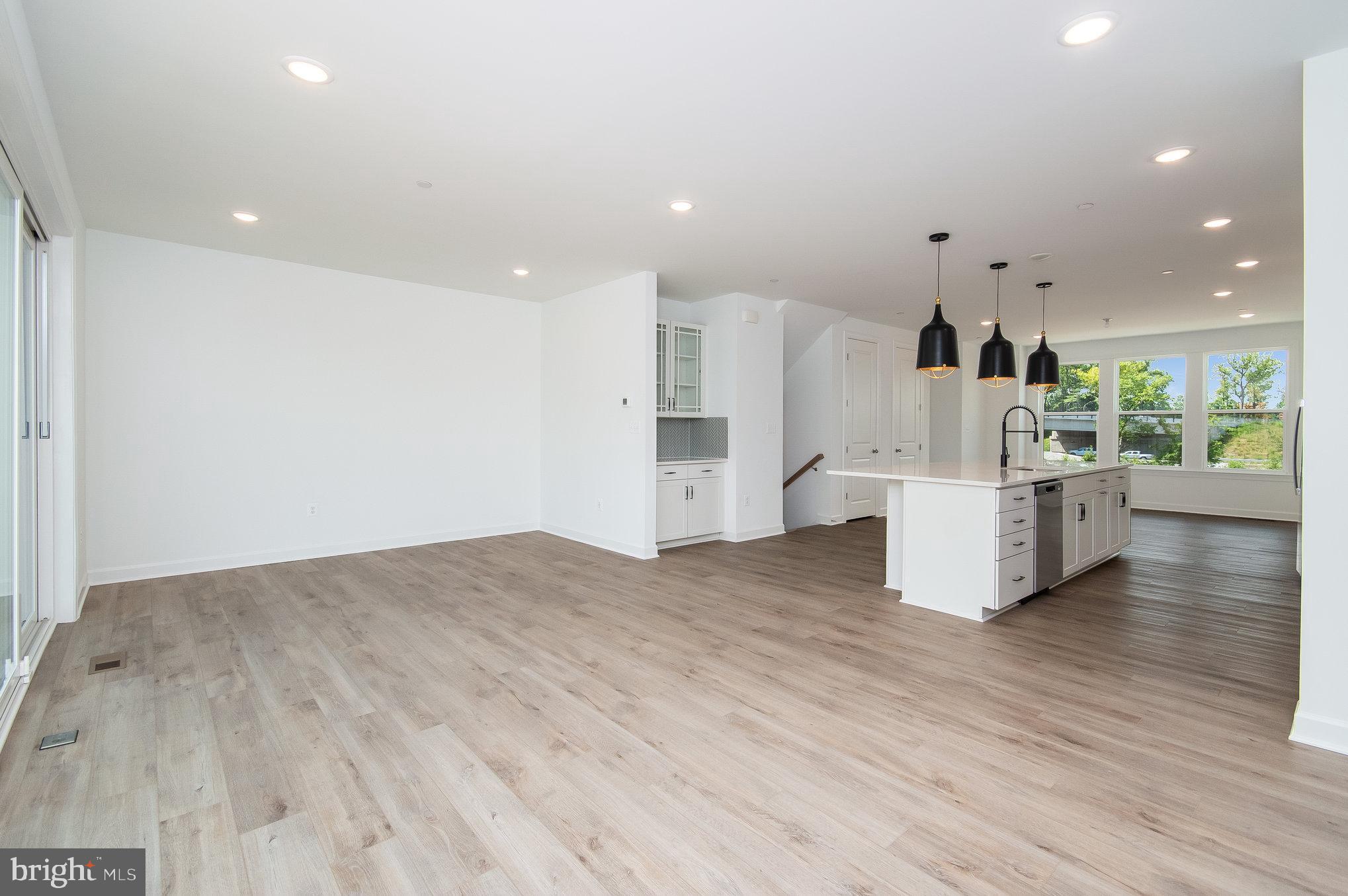 4973 Longmire Way Chantilly, VA 20151 - Photo 5 of 37 Great Room