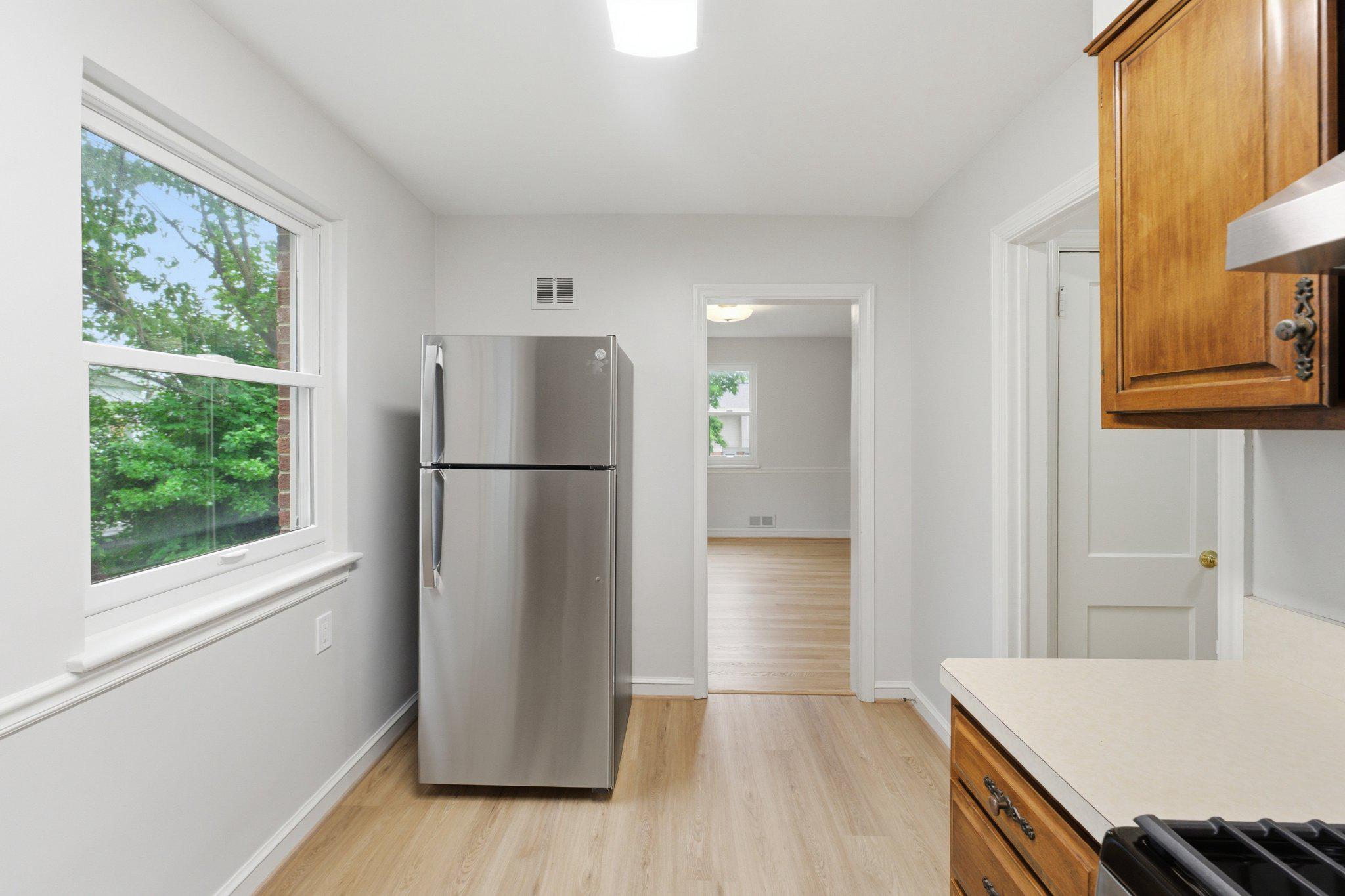 10143 Dallas Avenue Silver Spring, MD 20901 - Photo 21 of 49 Kitchen