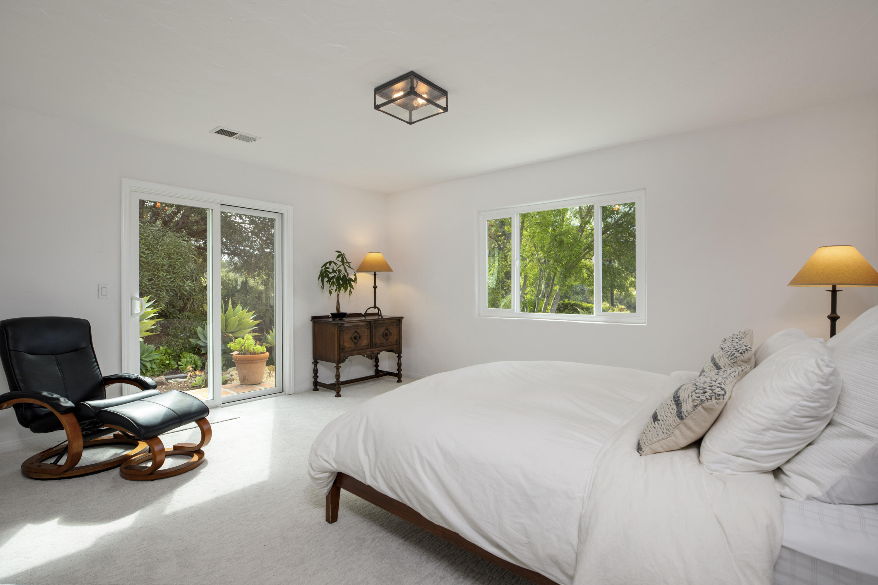 665 Coyote Road Santa Barbara, CA 93108 - Photo 17 of 27 Guest room w/ mountain views