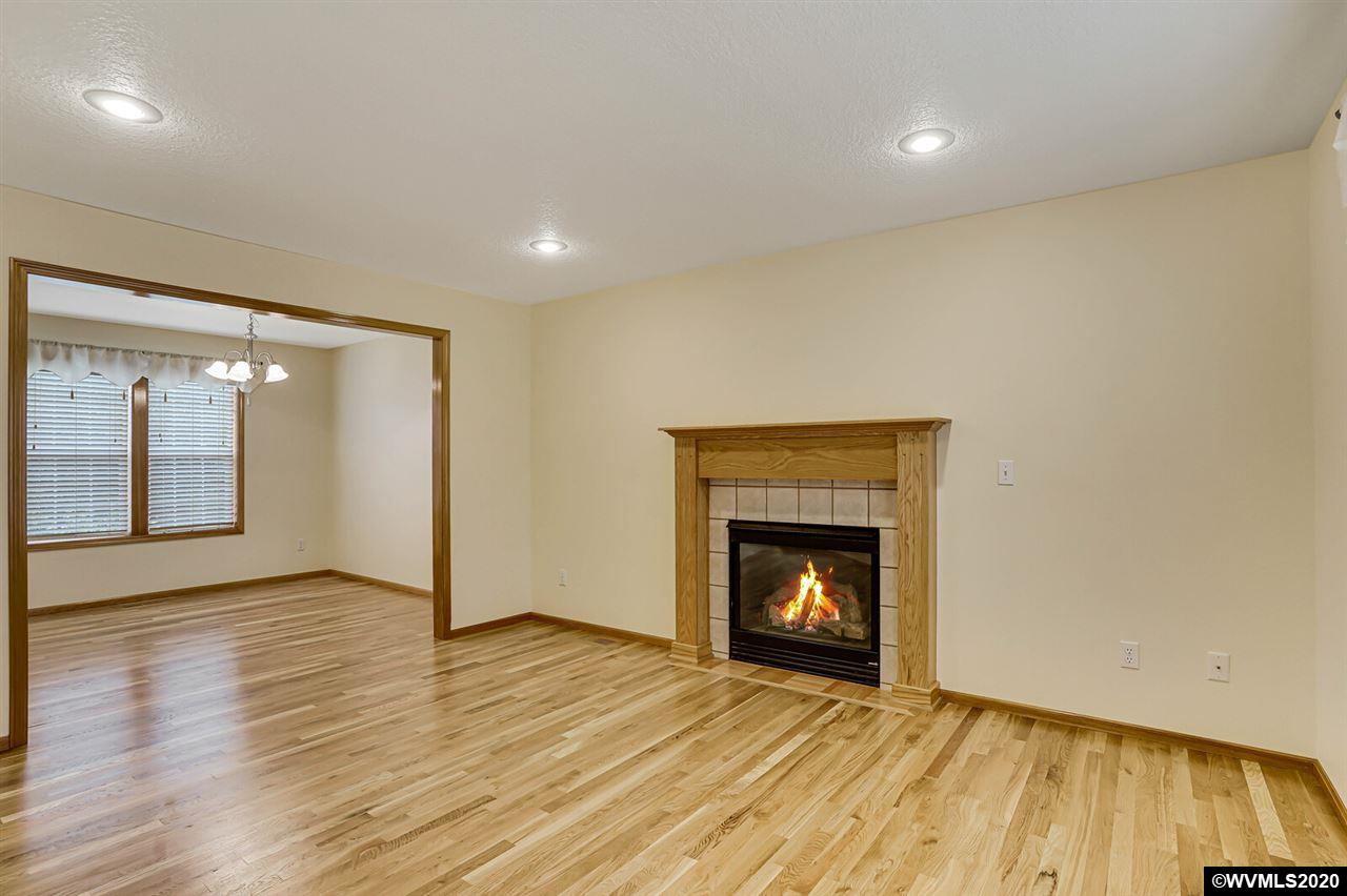 2062 Chase Loop Southwest Albany, OR 97321 - Photo 6 of 37 Gallery Image 6