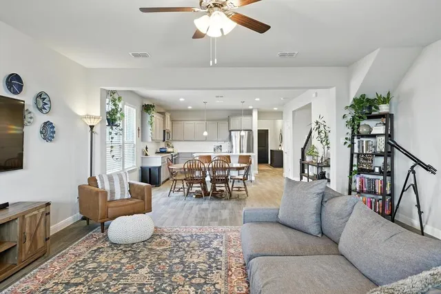 $419,900 | 505 Bighorn Pass, Denton, TX 76210