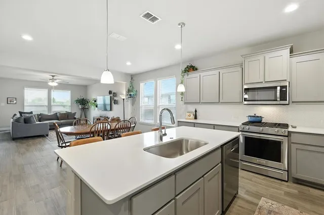 $419,900 | 505 Bighorn Pass, Denton, TX 76210