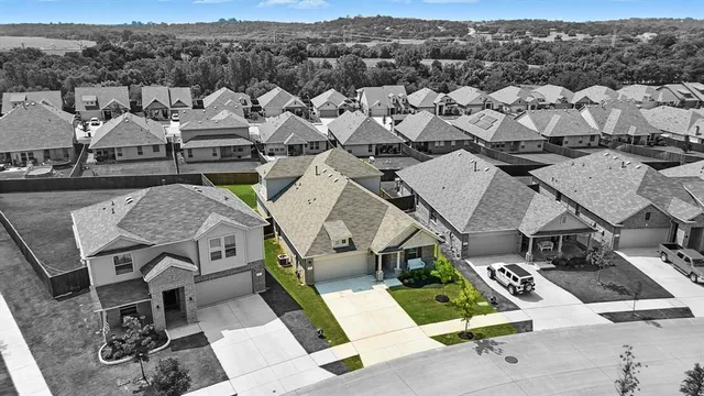 $419,900 | 505 Bighorn Pass, Denton, TX 76210