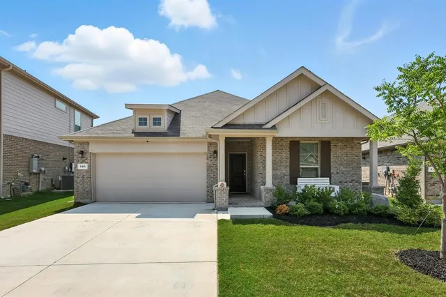 $419,900 | 505 Bighorn Pass, Denton, TX 76210