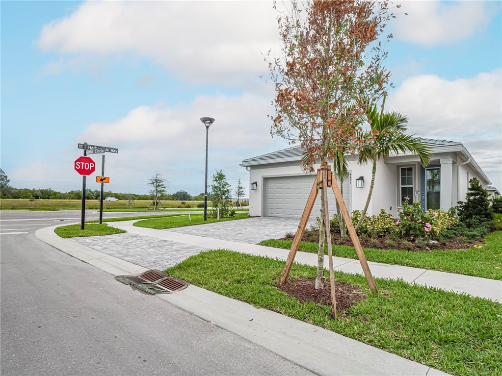 4487 Nautilus Circle Vero Beach, FL 32967 - Photo 2 of 31