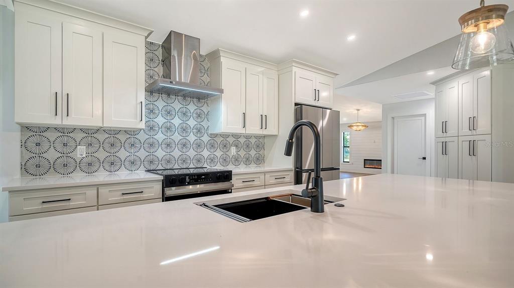 5468 Wilkinson Road Sarasota, FL 34233 - Photo 19 of 69