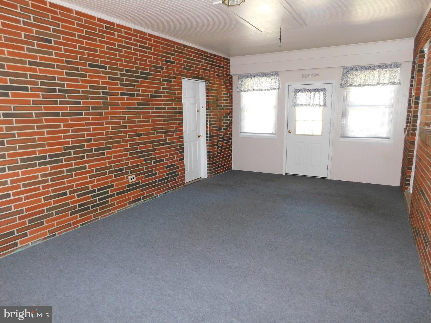 691 Scotland Road Quarryville, PA 17566 - Photo 6 of 15 Breezeway