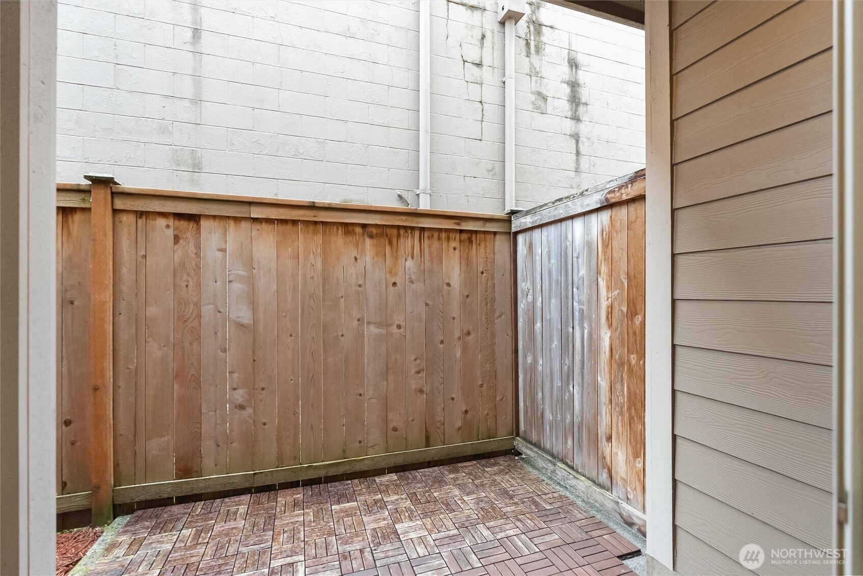 4000 Northeast 3rd Place Renton, WA 98056 - Photo 35 of 40