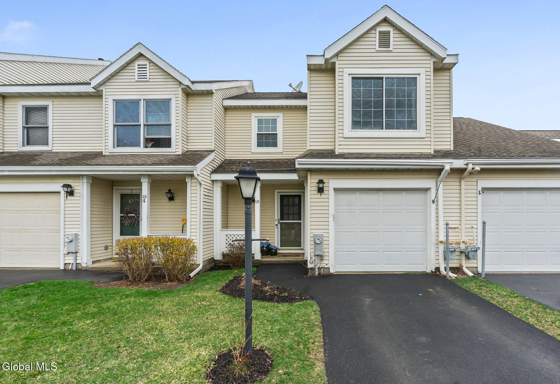 1-web-or-mls-8-justine-ct