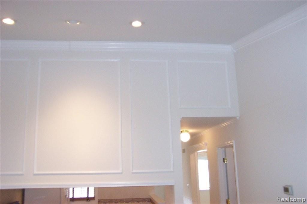 904 Ridge Court, Unit 123 Brighton, MI 48116 - Photo 10 of 23 great room vaulted.jpg