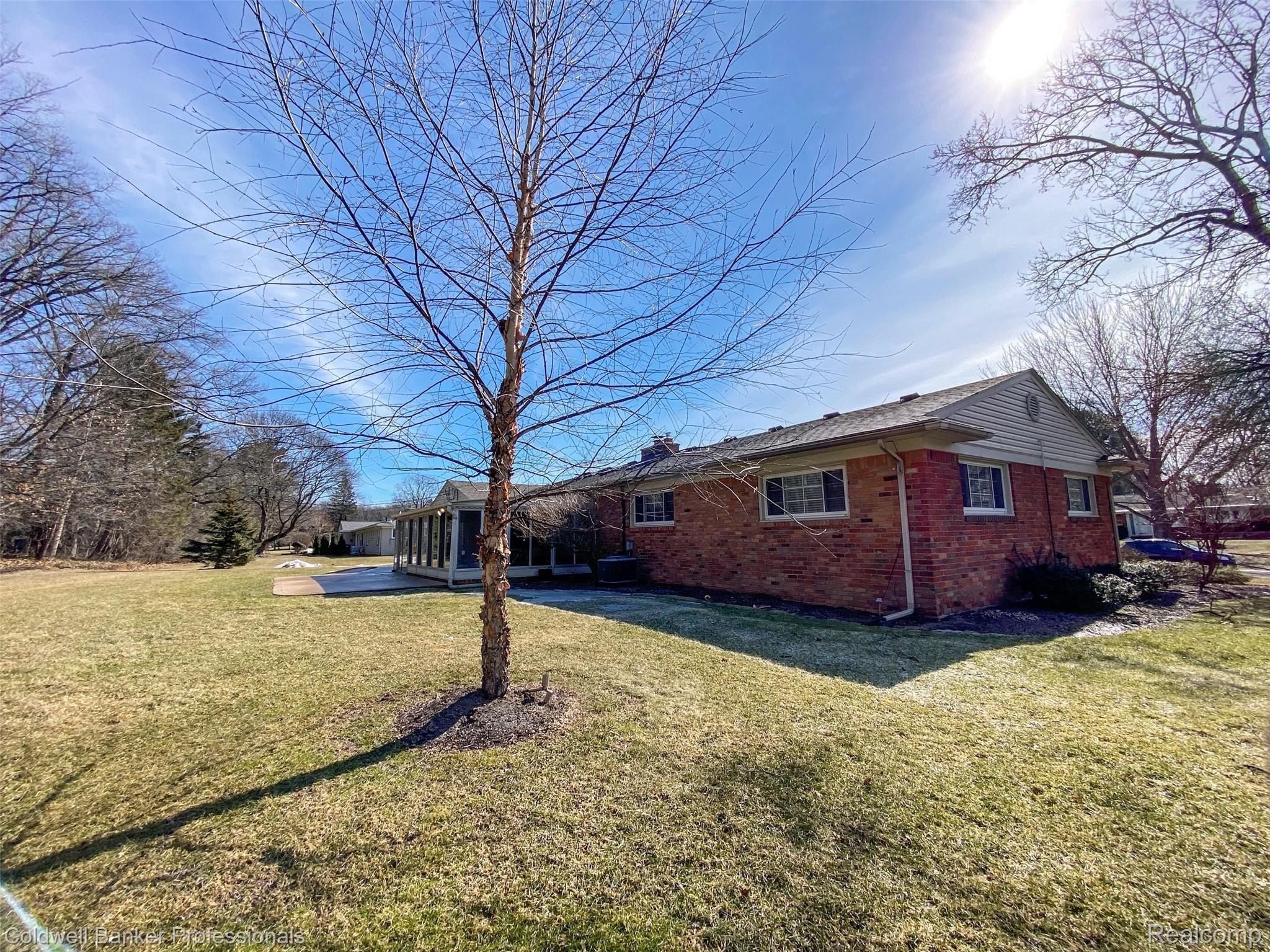 951 North Reading Road Bloomfield Hills, MI 48304 - Photo 27 of 29 Rear Side view.jpg