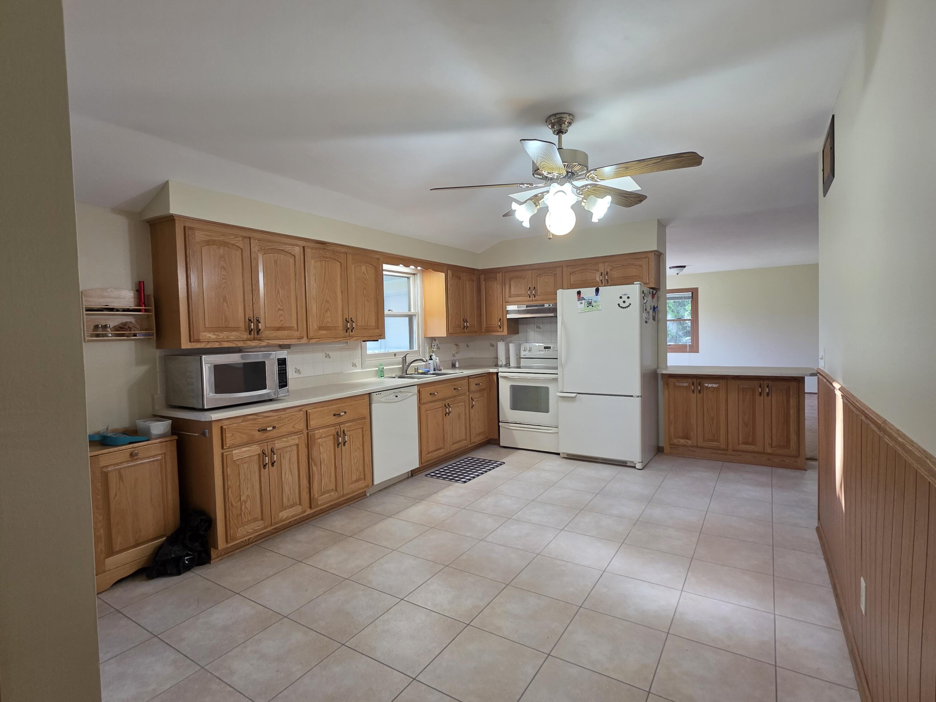 S53W24945 Glendale Road Waukesha, WI 53189 - Photo 23 of 48 23