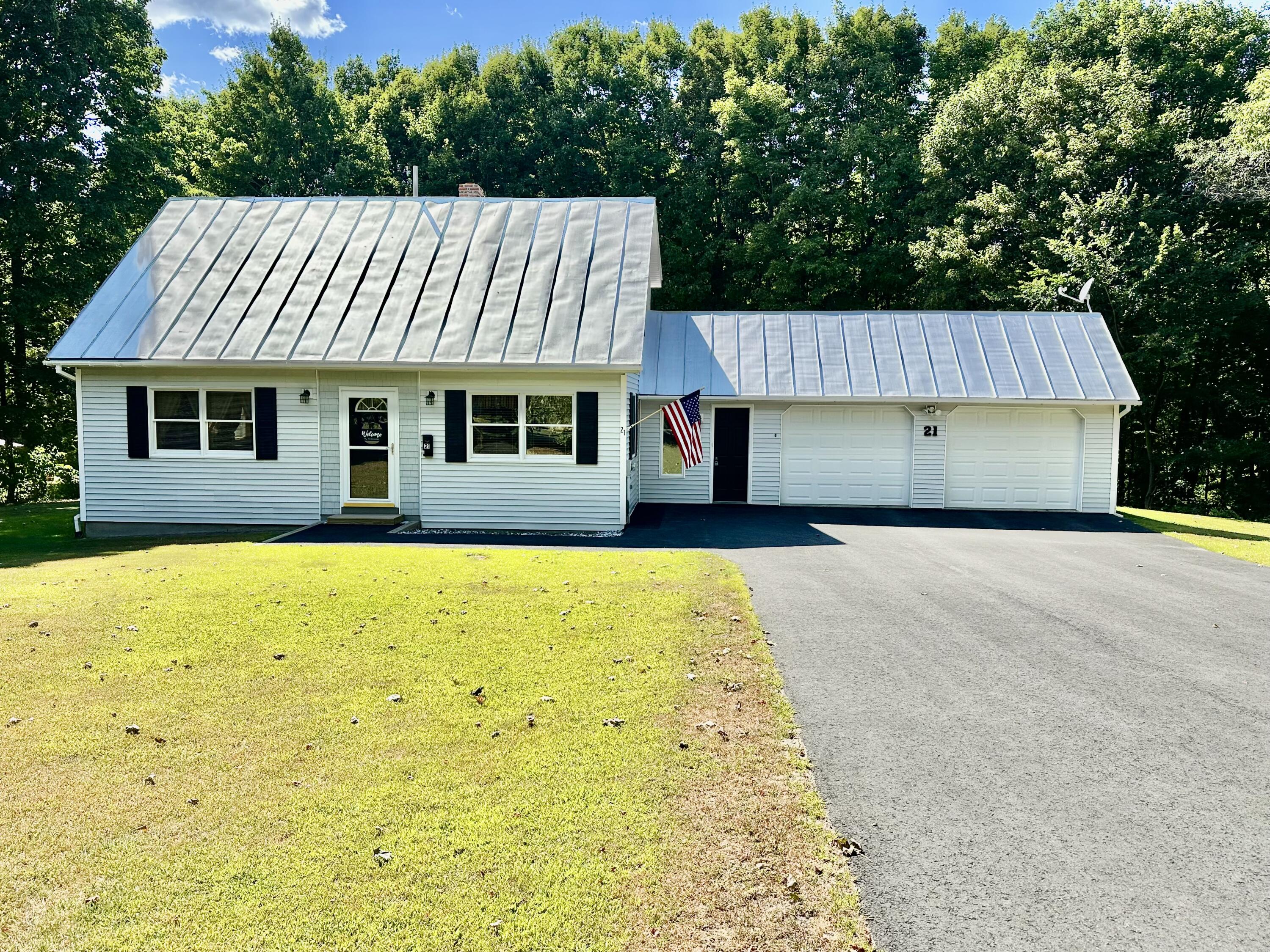 21 Young Street Madison, ME 04950 - Photo 1 of 26 Front View