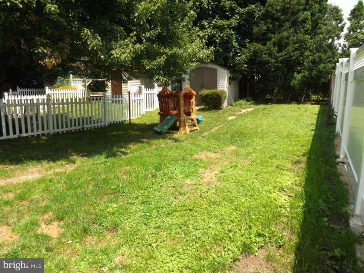 111 West Garrison Road Brookhaven, PA 19015 - Photo 17 of 19 Back Yard