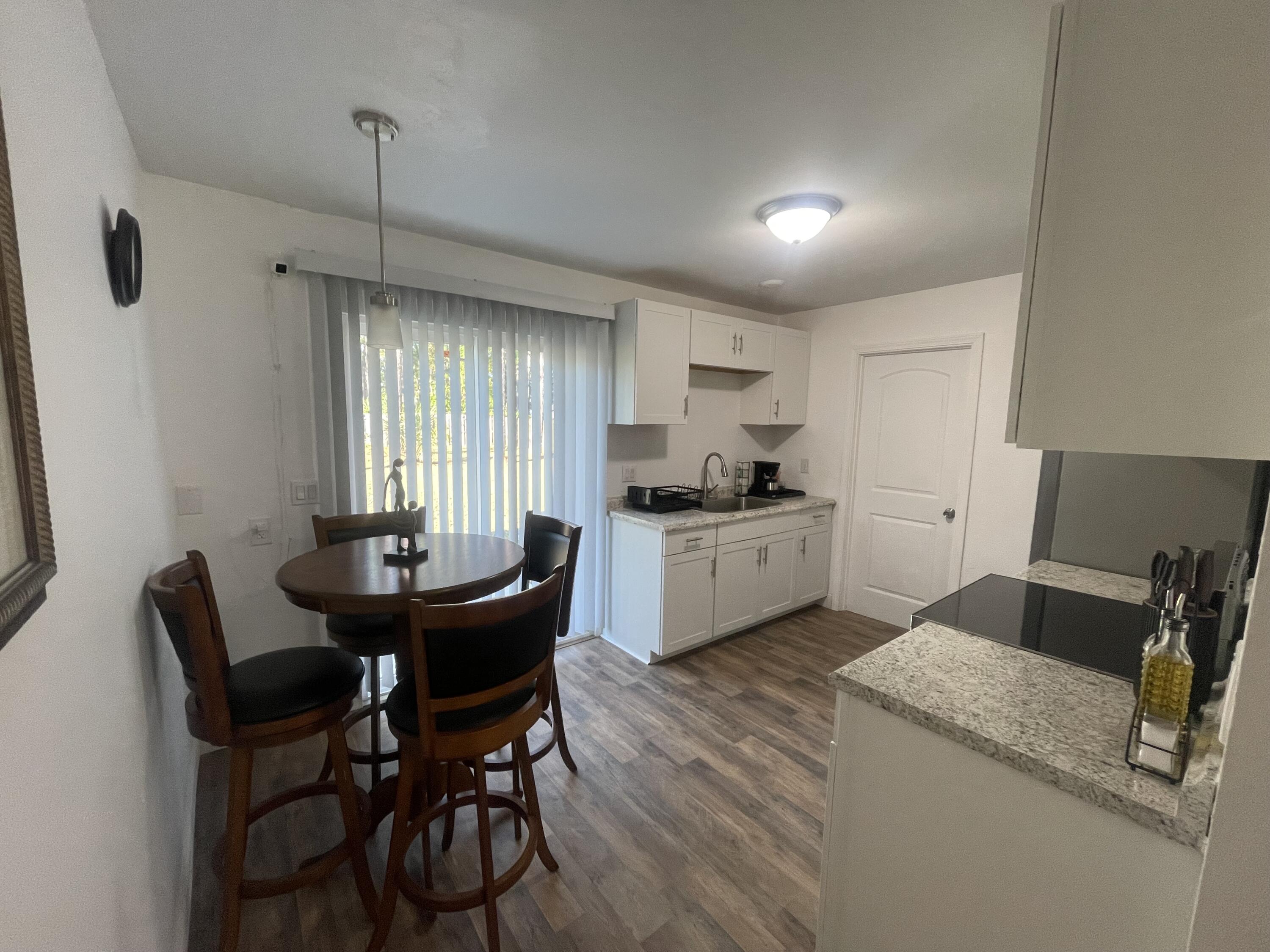 983 Emerald Road Southeast Palm Bay, FL 32909 - Photo 10 of 33 DINING