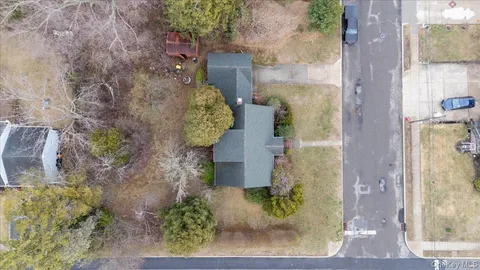 a picture of a bathroom