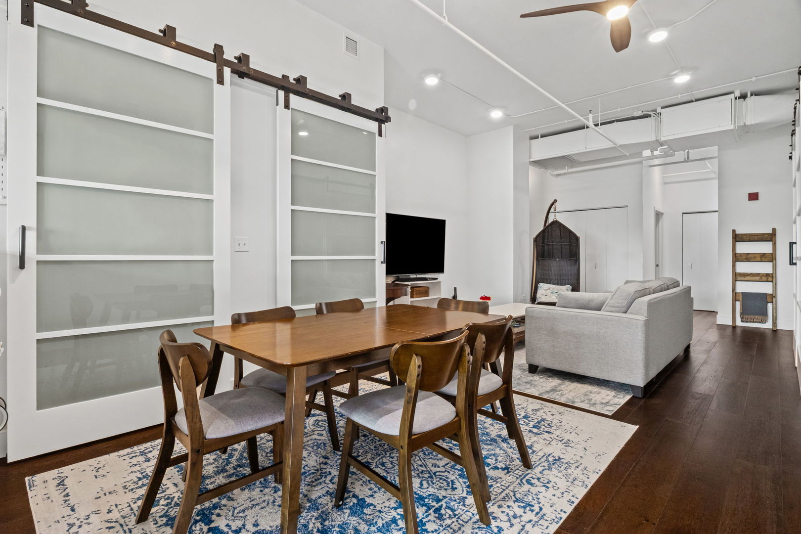 1640 Maple Avenue, Unit 304 Evanston, IL 60201 - Photo 3 of 25