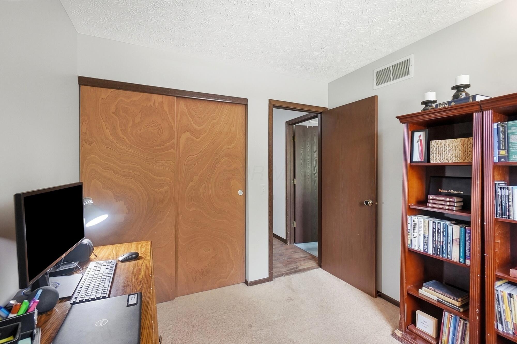 352 Timbercreek Road Reynoldsburg, OH 43068 - Photo 18 of 41 Bedroom 2