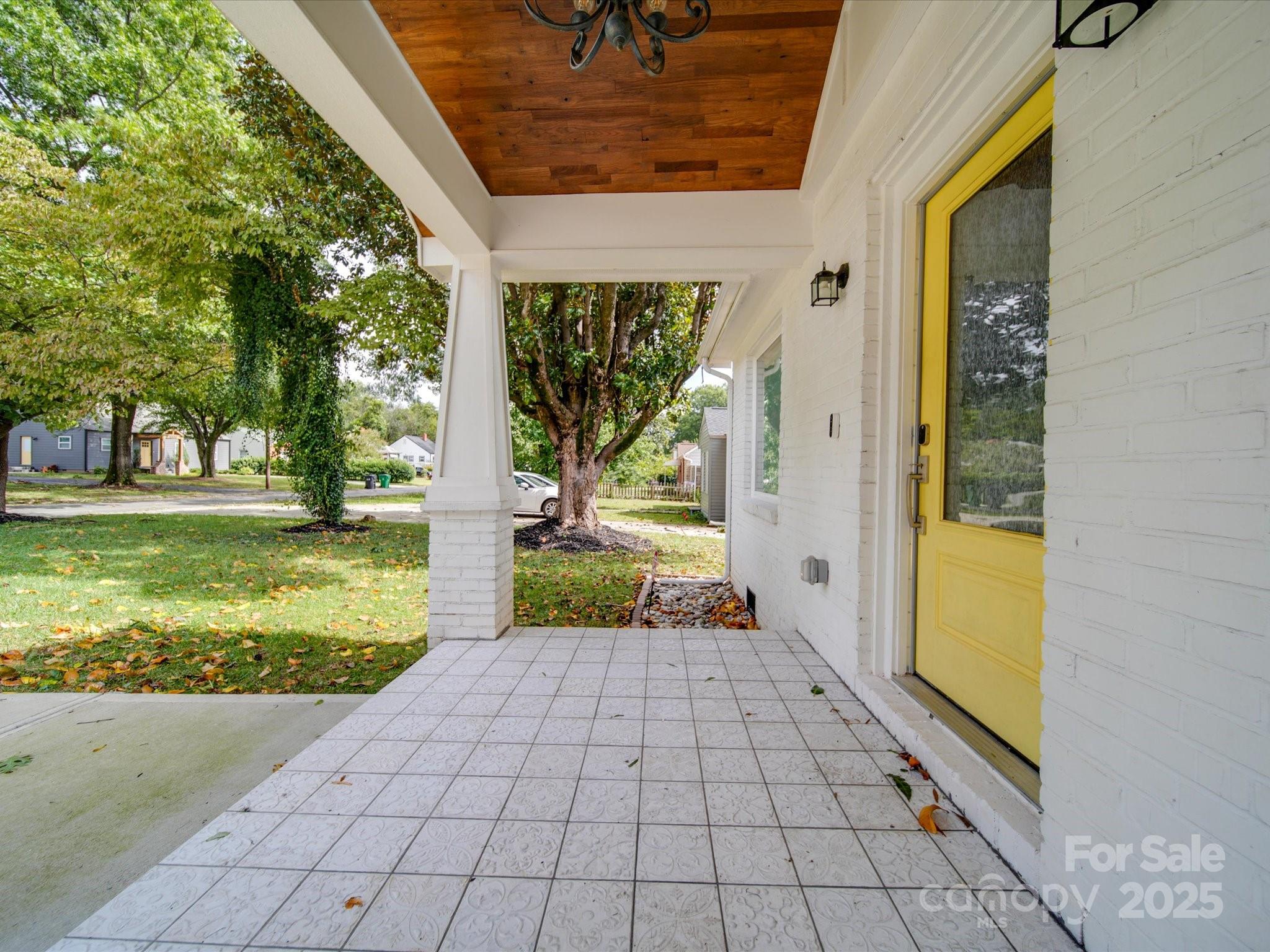 1517 Kimberly Road Charlotte, NC 28208 - Photo 4 of 48 Gallery Image 4