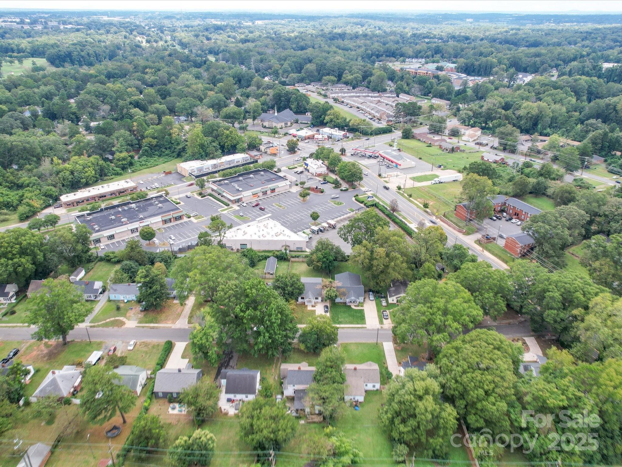1517 Kimberly Road Charlotte, NC 28208 - Photo 5 of 48 Gallery Image 5