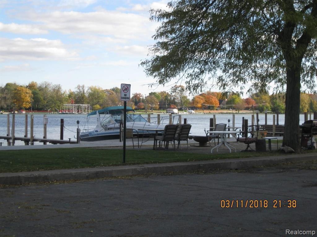 2419 Riverside Drive, Unit 209 Trenton, MI 48183 - Photo 12 of 24