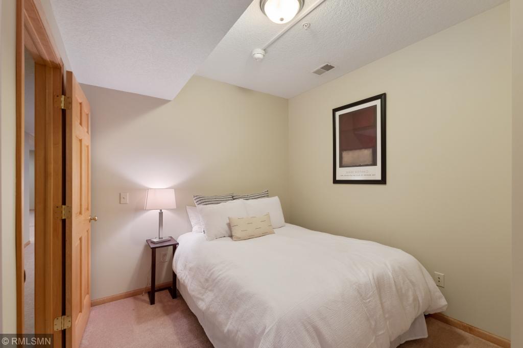 4530 Highland Road Minnetonka, MN 55345 - Photo 12 of 21 Gallery Image 12