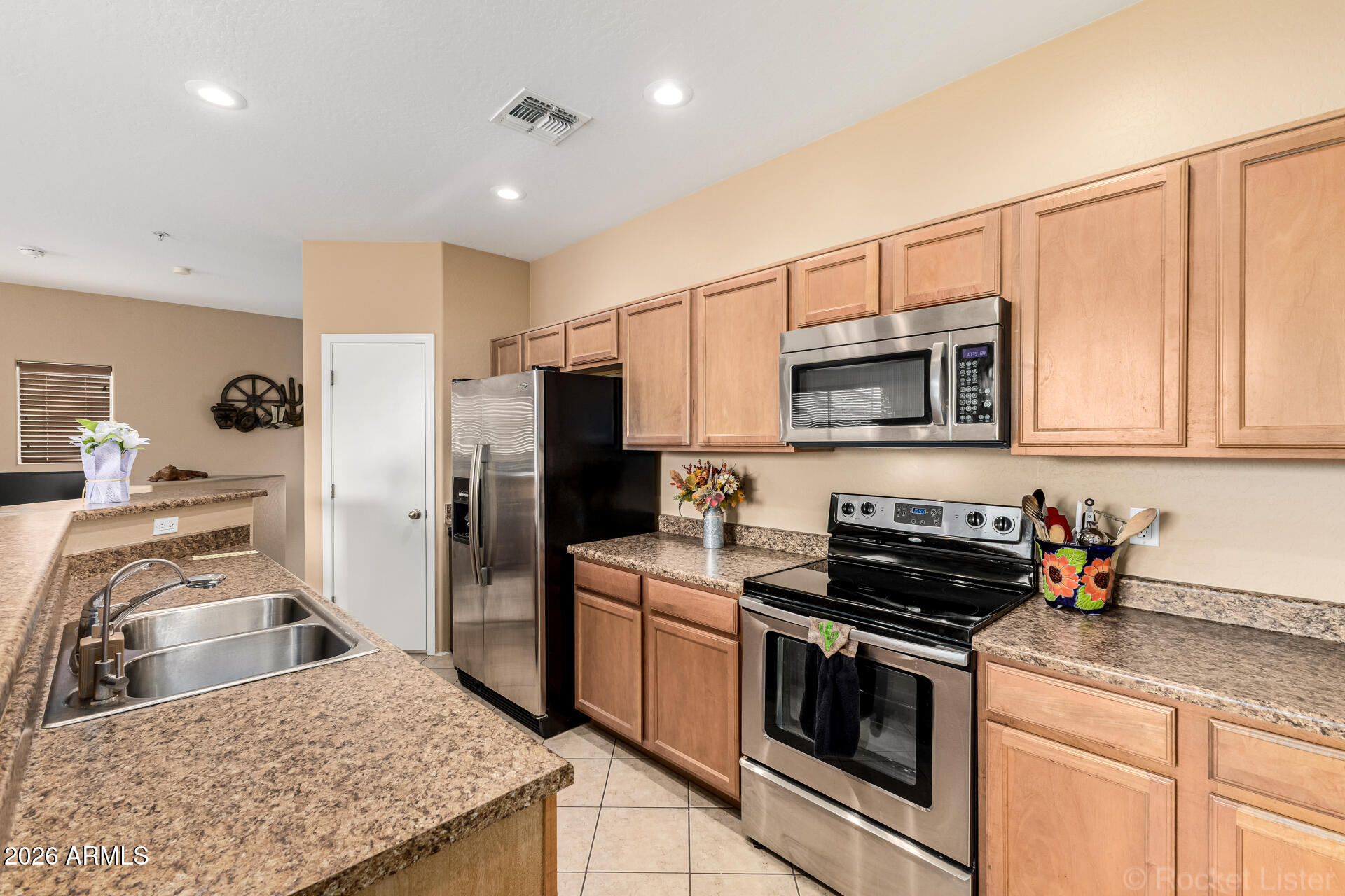 1255 South Rialto, Unit 104 Mesa, AZ 85209 - Photo 11 of 35 Kitchen