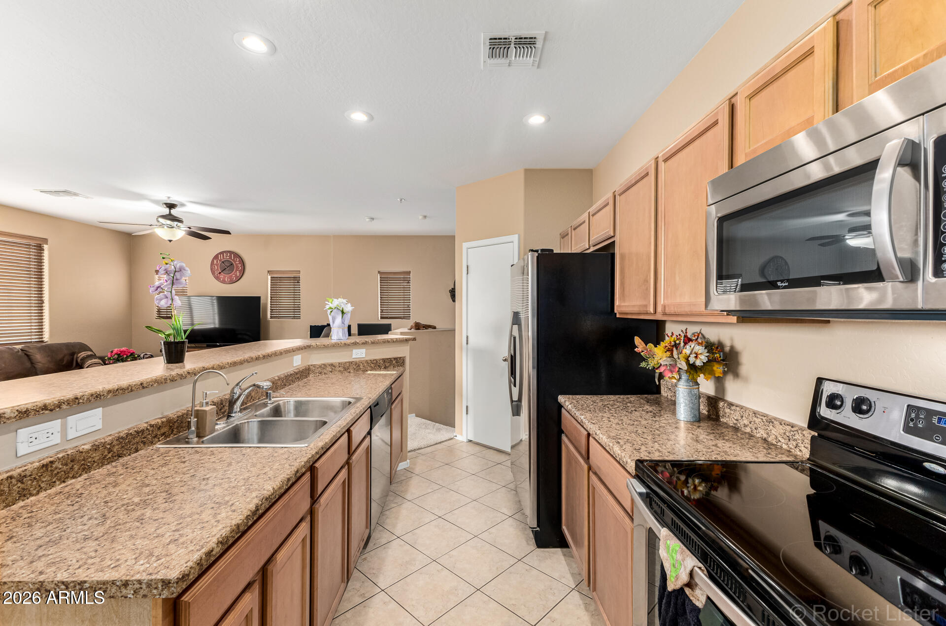 1255 South Rialto, Unit 104 Mesa, AZ 85209 - Photo 12 of 35 Kitchen