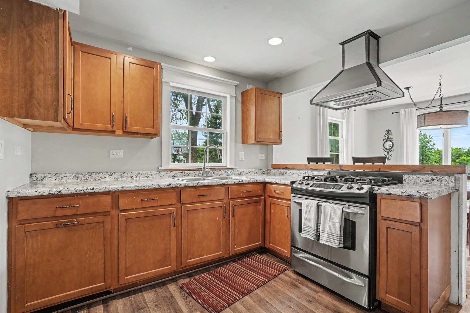 5S254 Radcliff Road Naperville, IL 60563 - Photo 5 of 32