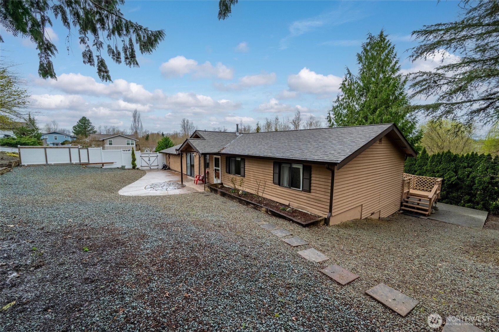 1120 North Waugh Road Mount Vernon, WA 98273 - Photo 2 of 40 Gallery Image 2