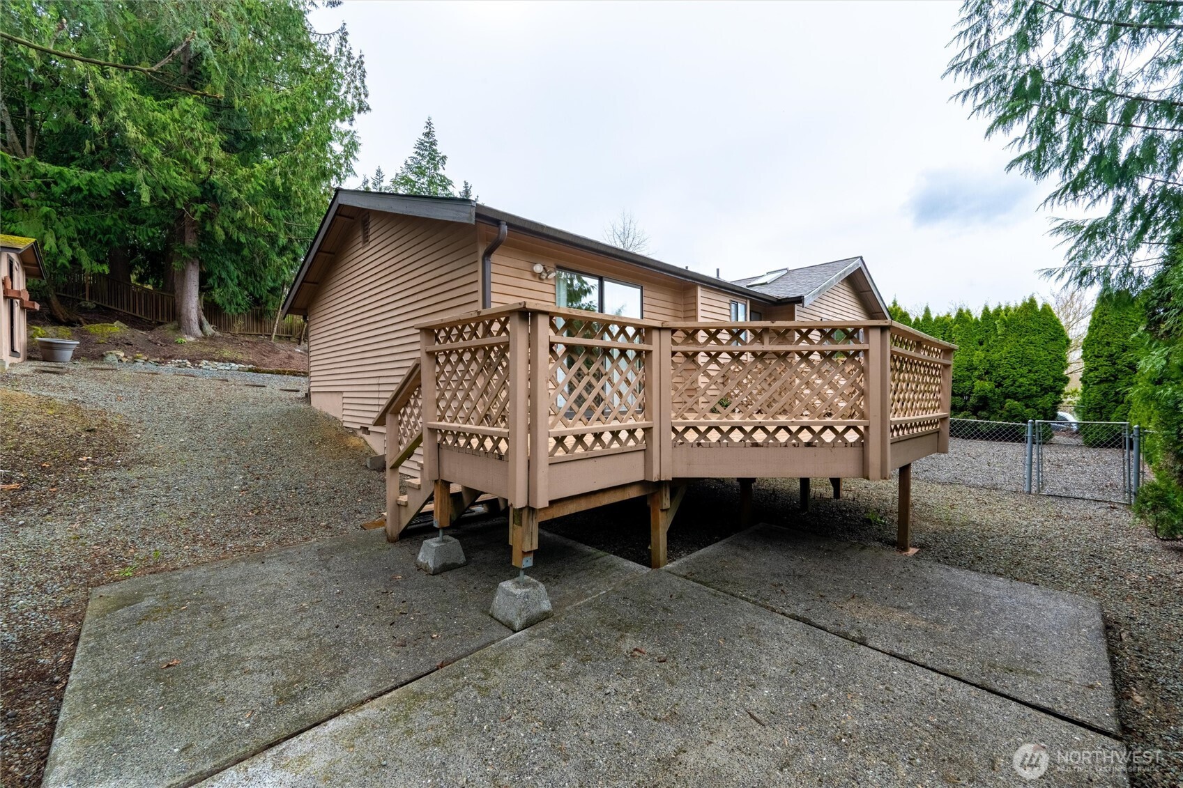 1120 North Waugh Road Mount Vernon, WA 98273 - Photo 4 of 40 Gallery Image 4