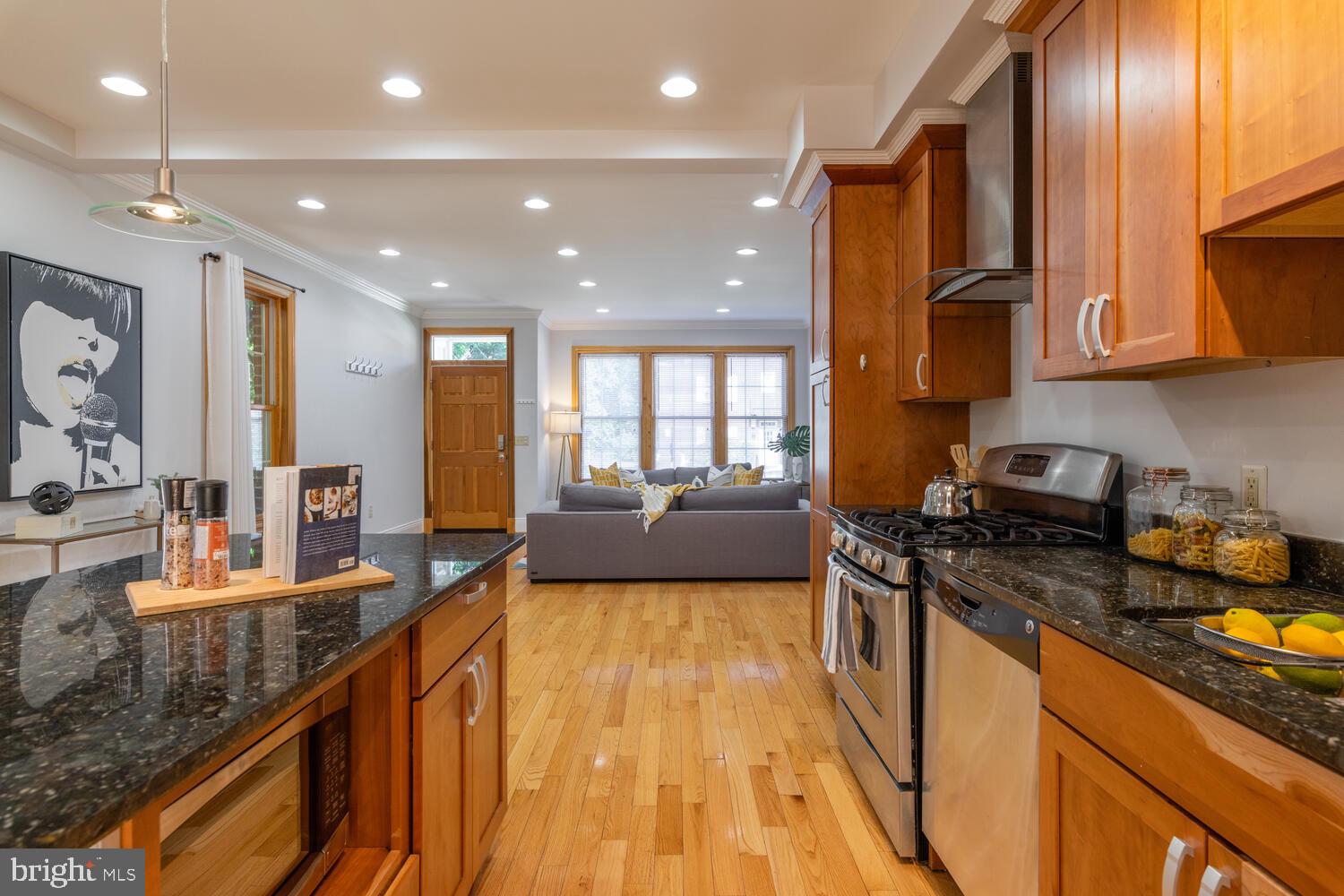 3 Sunset Drive Alexandria, VA 22301 - Photo 10 of 50 Kitchen