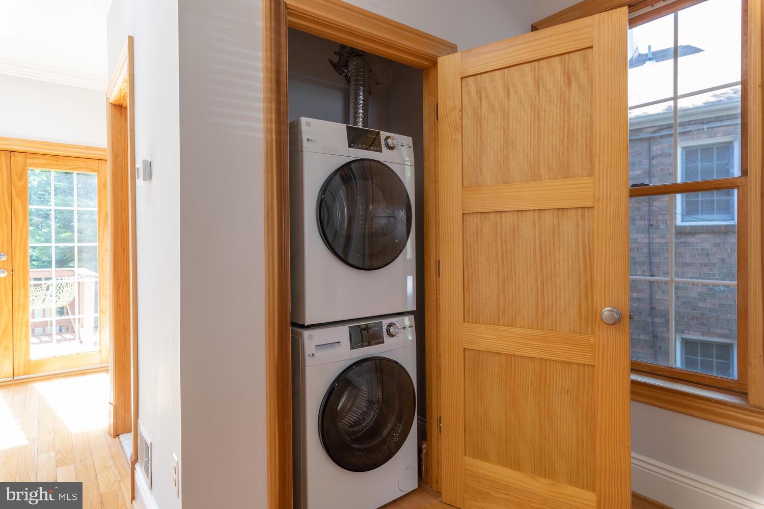 3 Sunset Drive Alexandria, VA 22301 - Photo 12 of 50 Main Level Washer/Dryer