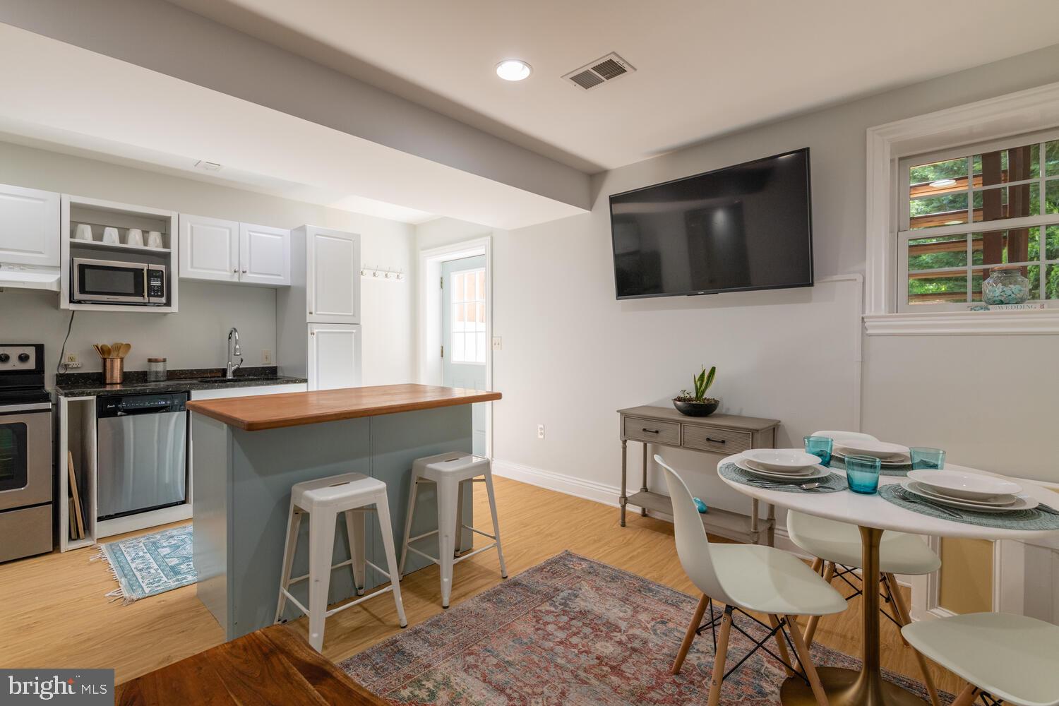 3 Sunset Drive Alexandria, VA 22301 - Photo 38 of 50 Lower Level Dining/Kitchen
