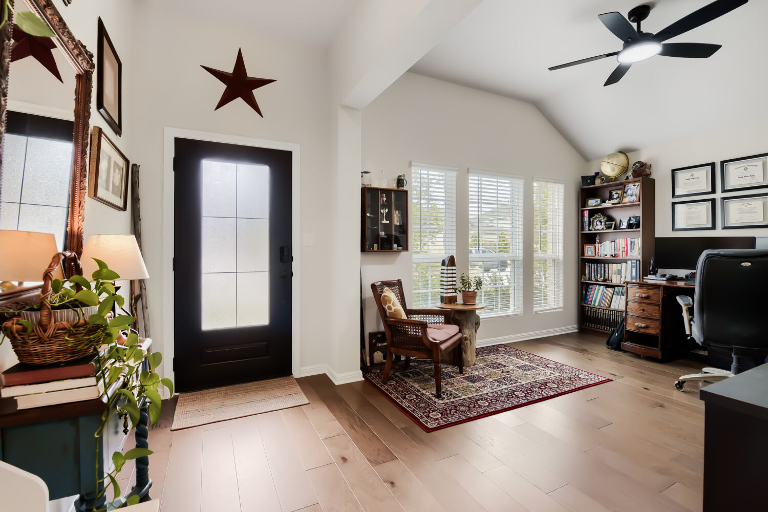 2433 Walking Y Road Georgetown, TX 78633 - Photo 2 of 18