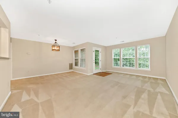 $235,000 | 500 Bradley Court, Unit 4B, Frederick, MD 21703