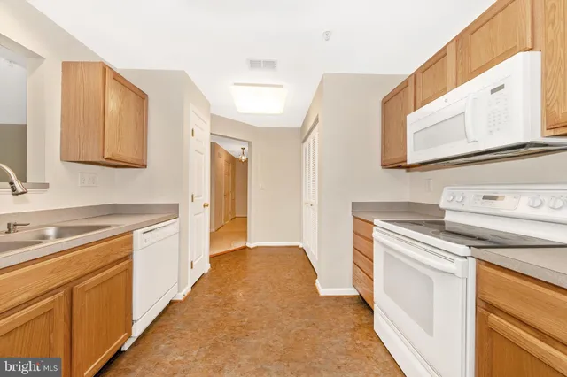 $235,000 | 500 Bradley Court, Unit 4B, Frederick, MD 21703