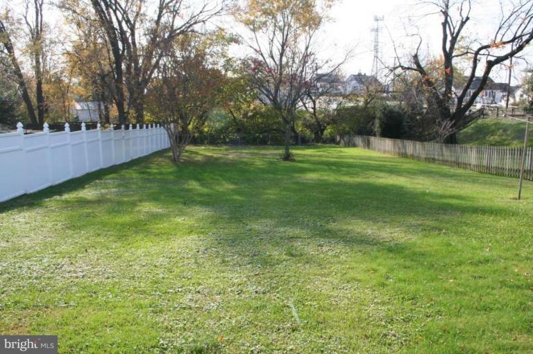 1257 Willow Road Dundalk, MD 21222 - Photo 3 of 10 Back yard