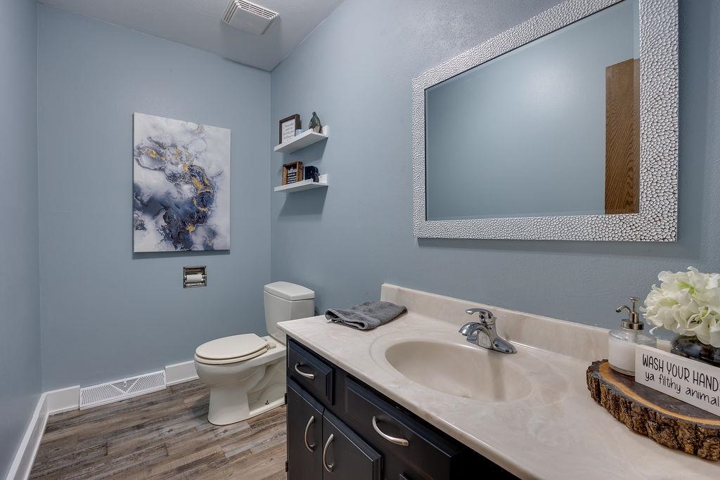 305 Raymond Road Waunakee, WI 53597 - Photo 15 of 40
